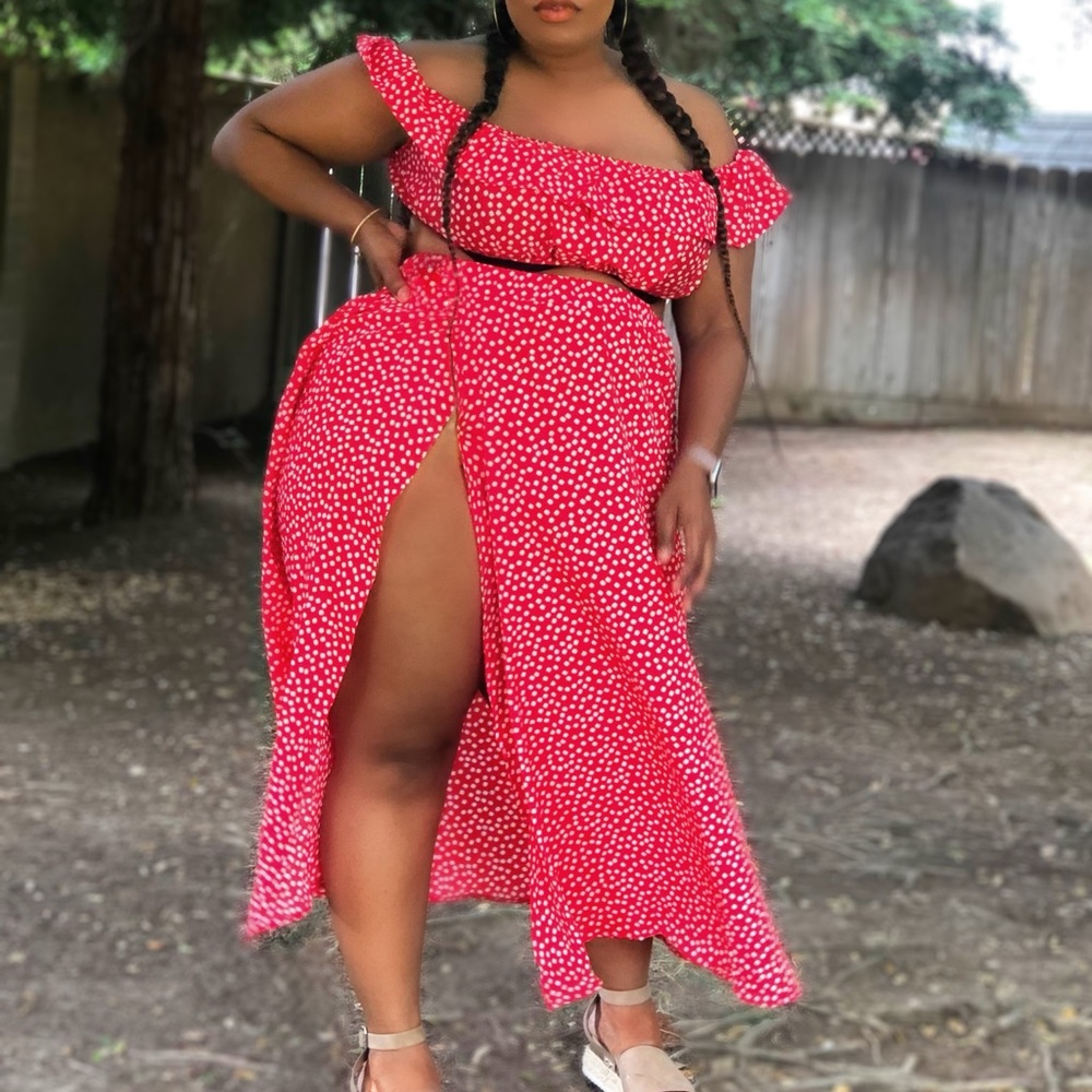 Two piece off the shoulder maxi skirt set